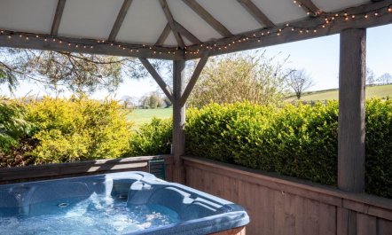 4 Bed in Richmond