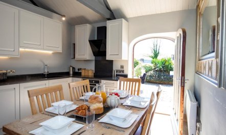 4 Bed in Richmond 7