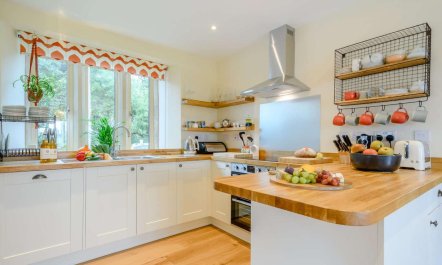 2 Bed in Wotton-under-edge 6