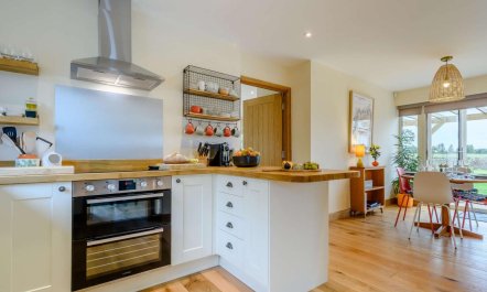 2 Bed in Wotton-under-edge 7