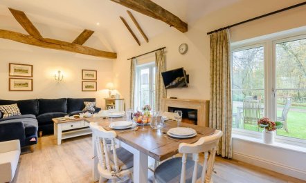 2 Bed in Midhurst 1