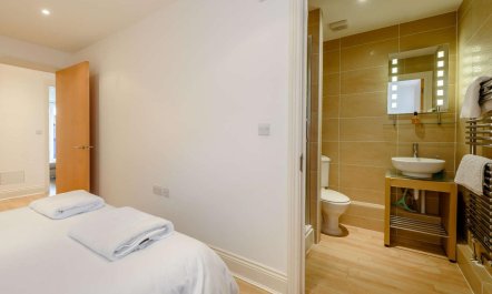 3 Bed in Tenby 8
