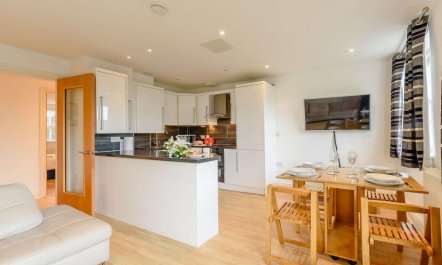 3 Bed in Tenby 2