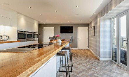 6 Bed in Heriot 9