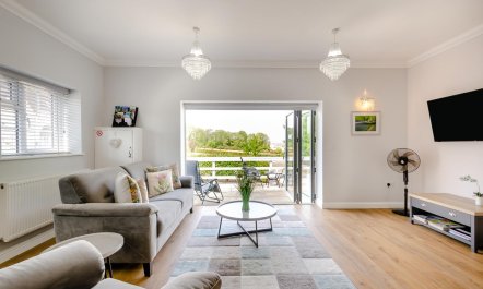 1 Bed in Cheltenham 8