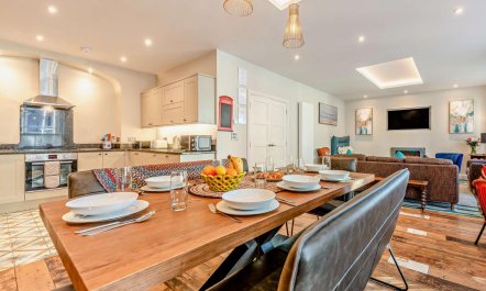 4 Bed in Tenby 2