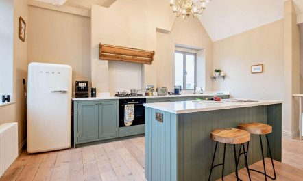 3 Bed in Swanage 1