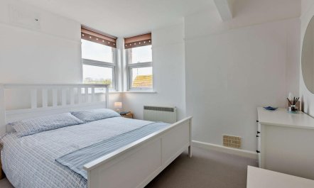2 Bed in Bexhill-on-sea 7