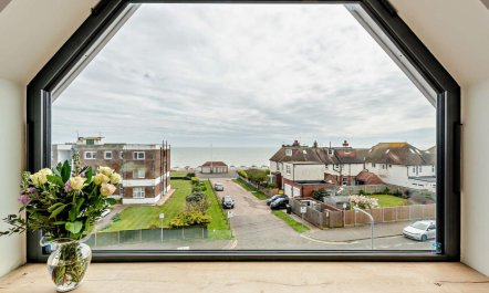 2 Bed in Bexhill-on-sea 1