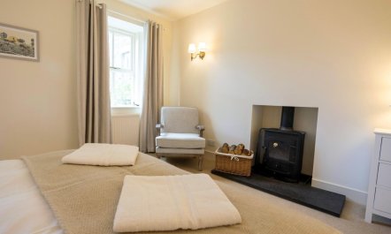 5 Bed in Perth 5