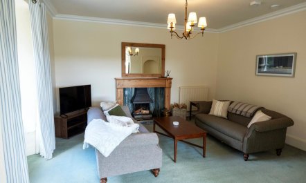 5 Bed in Perth 3
