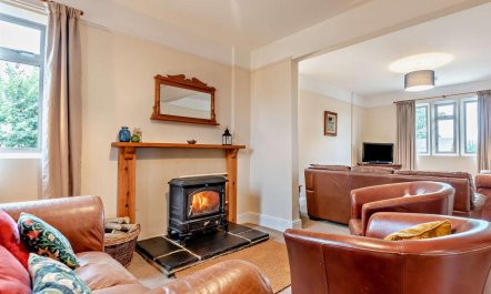 5 Bed in Tewkesbury 6