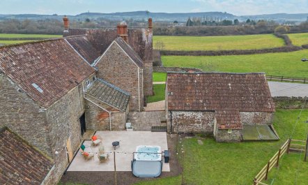 6 Bed in Wotton-under-edge 1