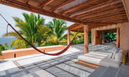 Costa Luxe 3