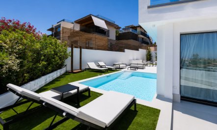Rooftops over Golfo 5