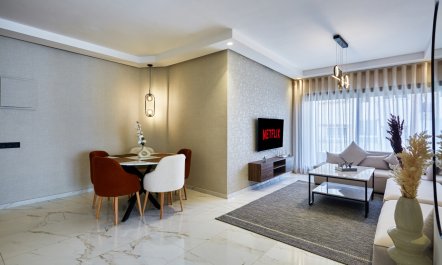Your Home Away from Home: 2 Bed Flat W/ Parking 263285 4