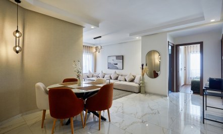 Your Home Away from Home: 2 Bed Flat W/ Parking 263285 3