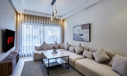 Your Home Away from Home: 2 Bed Flat W/ Parking 263285 2