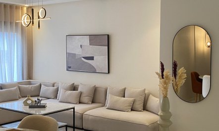 Your Home Away from Home: 2 Bed Flat W/ Parking 263285