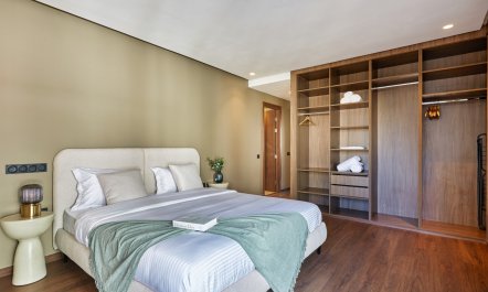 Your Home Away from Home: 2 Bed Flat W/ Parking 263285 8