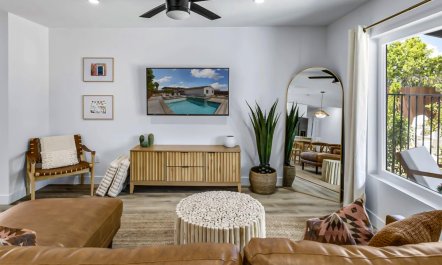 Palm Springs Pause 6