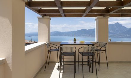 Aperitivo above Garda 1
