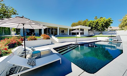 Poolside Jacinto 5