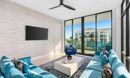 Harbor Island Patio 2