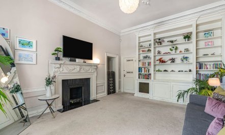 The London Peony 7