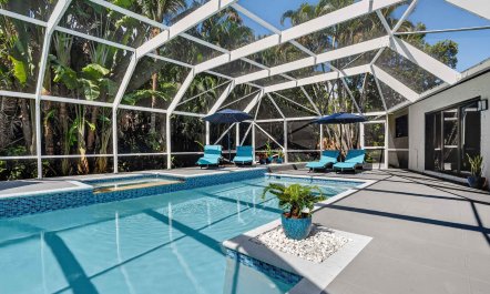 Poolside & Breeze 1