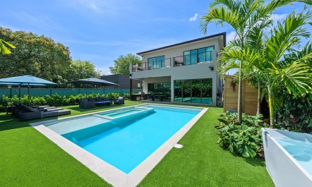 Plunge & Palms 2