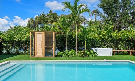 Plunge & Palms 7