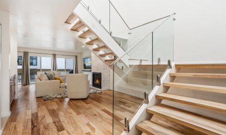 The Bluff House 7