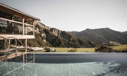 Dolomite Stillness