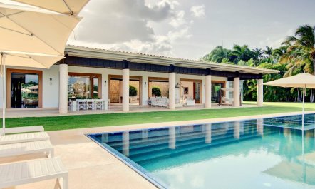 Chavon in Clean Lines 7