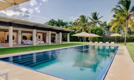 Chavon in Clean Lines 6