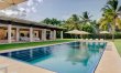 Chavon in Clean Lines 6