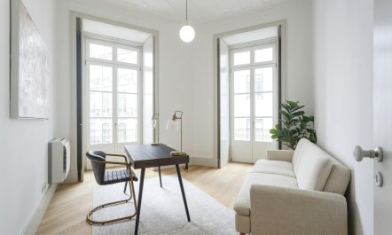 The Lisbon Pause 9