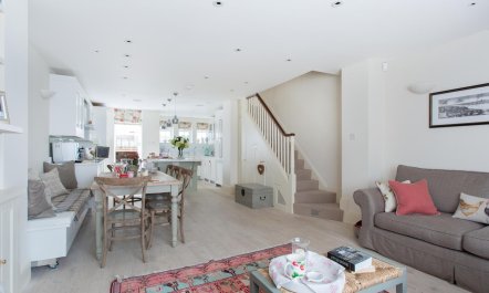 The White Cottage 5