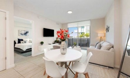 Biscayne & Blooms 2