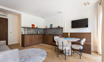 Travertine on Voltaire 3