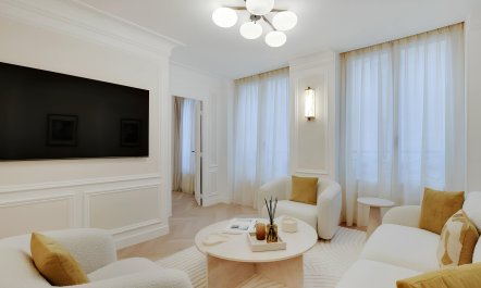 The Elegance of Op&eacute;ra 4