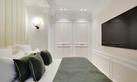 The Elegance of Op&eacute;ra 8