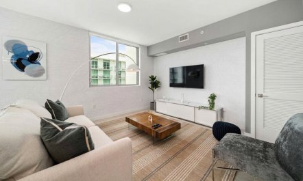 Infinity on Biscayne 3