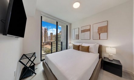 Biscayne Horizons 8