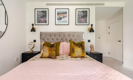 The Docklands Den 7