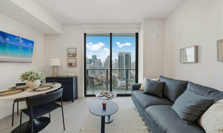 Miami Sleek 2