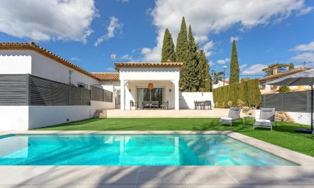The Siesta Club 1