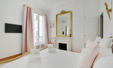 Baroque Elegance 6