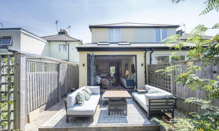 Surbiton Stay 1